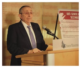 Rabbi-Hier-podiumv.3